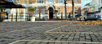 raadhuisplein kerk contour.jpg